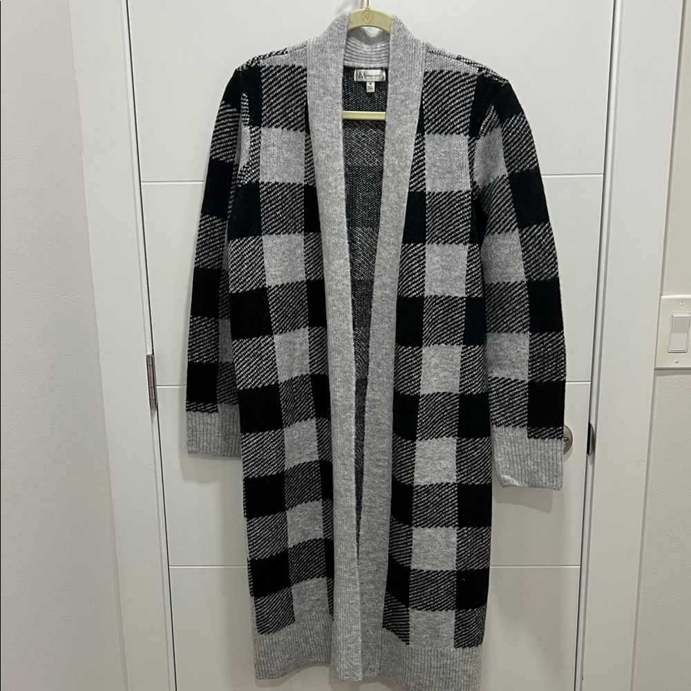 Neiman Marcus Black and Gray Plaid Long Cardigan New w/o Tags Medium 8/10